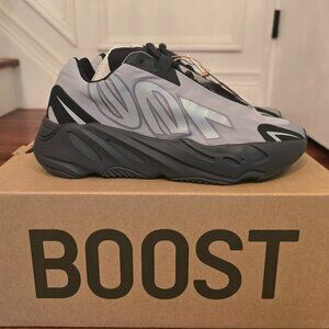 Adidas Yeezy Boost 700 MNVN